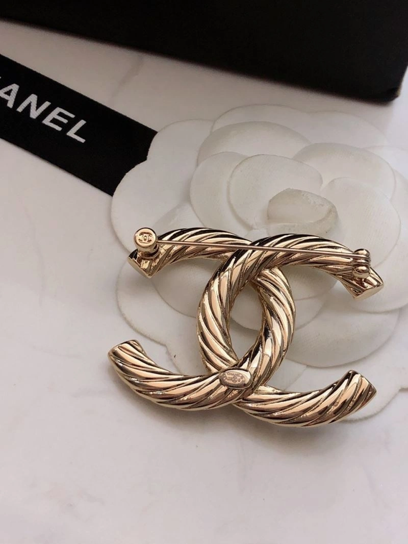 Chic Chanel Brooches 228114