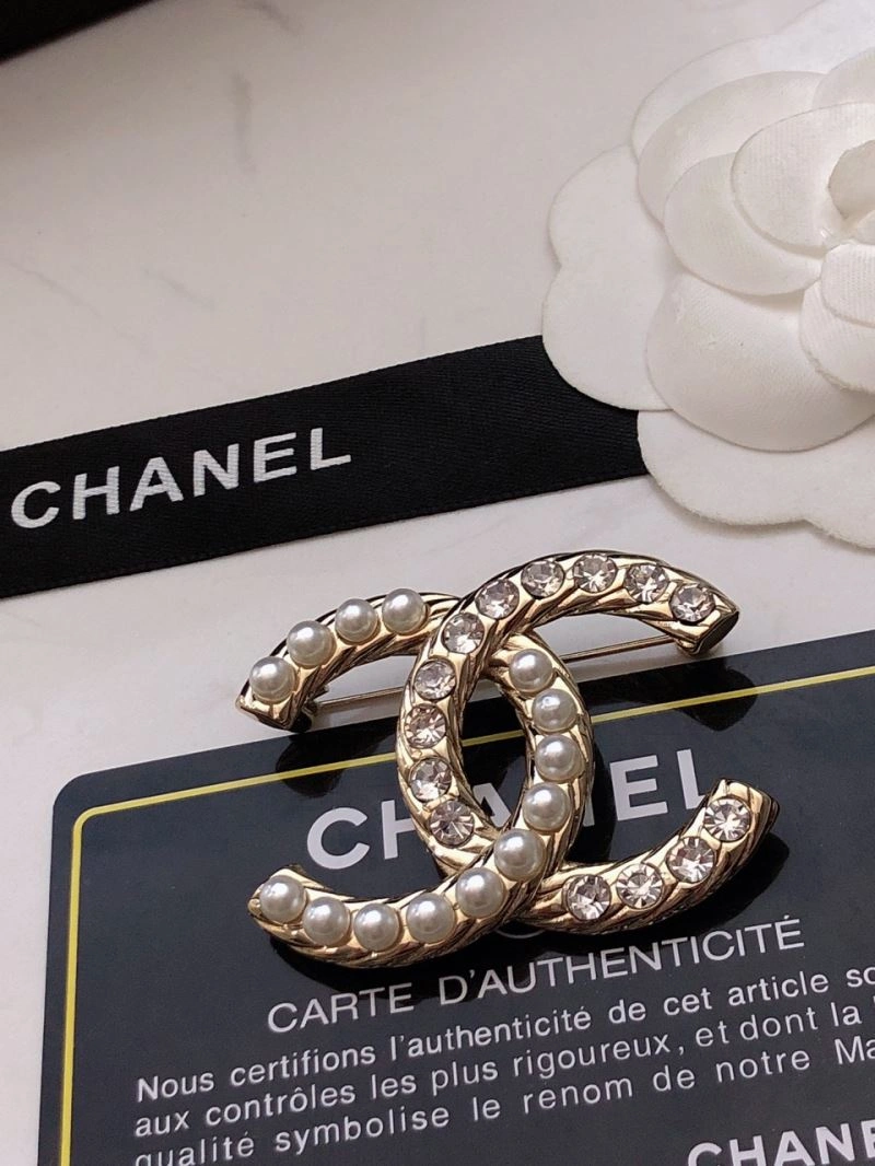 Chic Chanel Brooches 228114