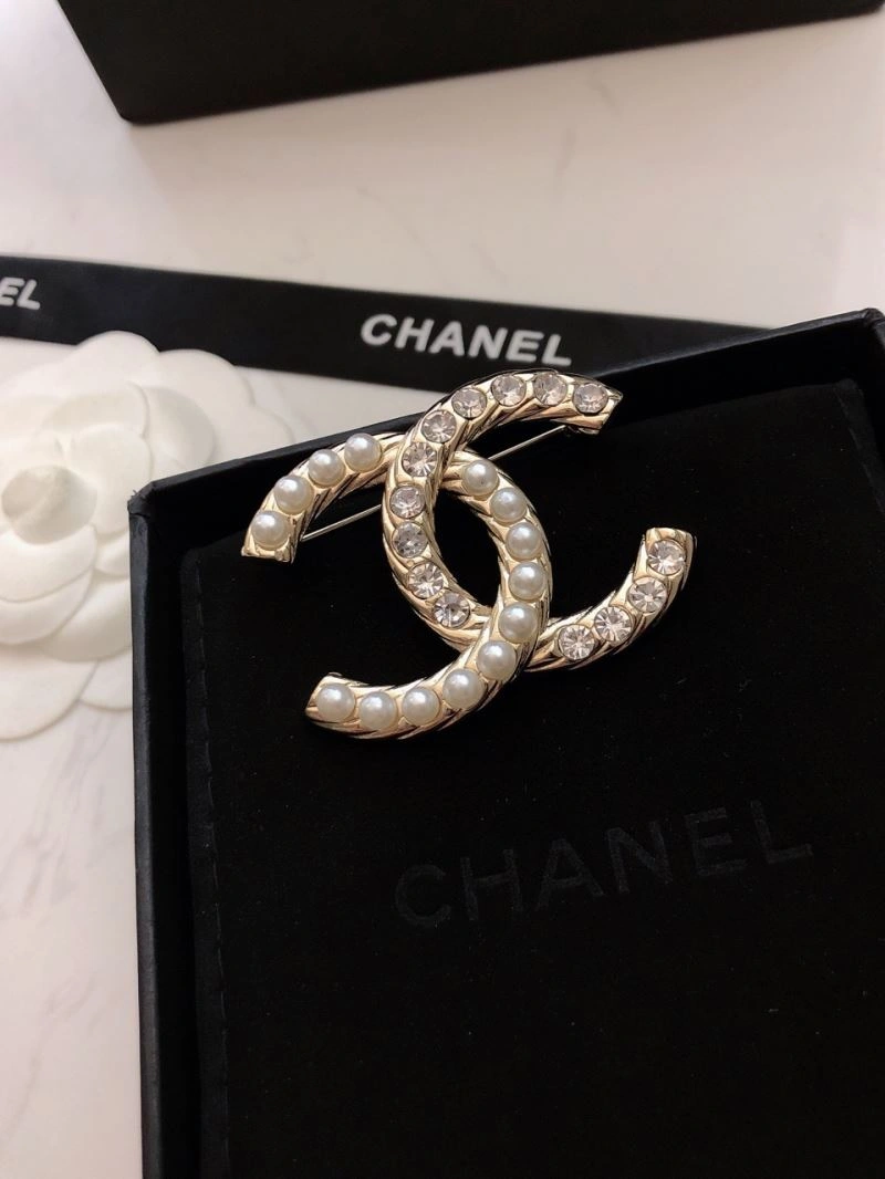 Chic Chanel Brooches 228114