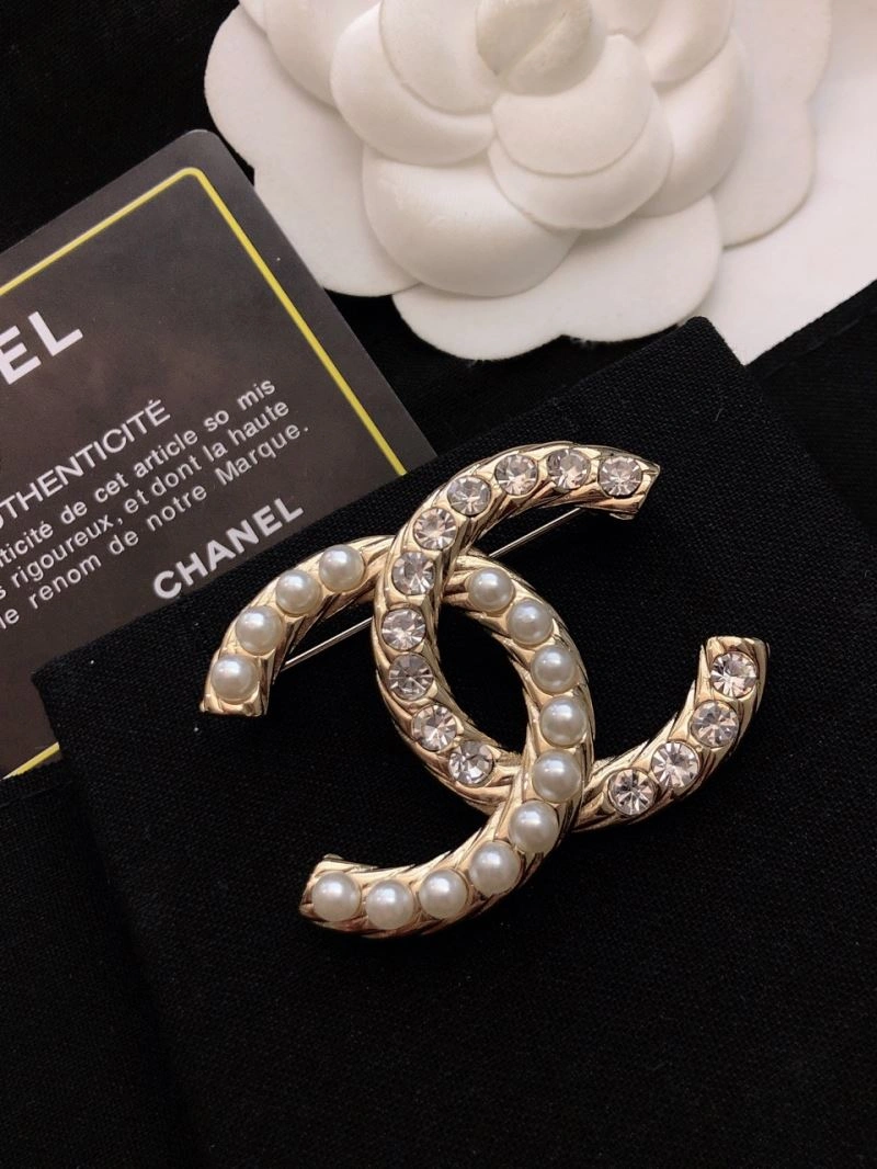 Chic Chanel Brooches 228114