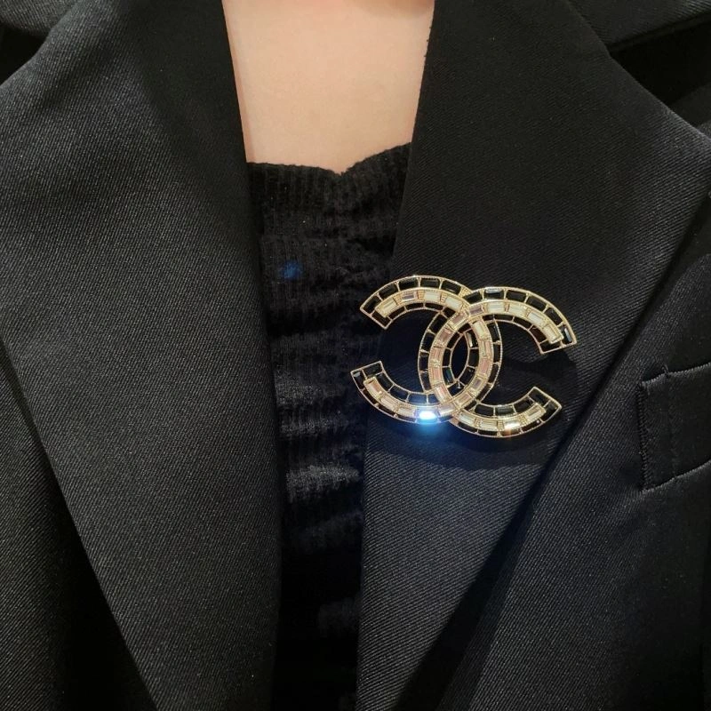 GoodFit Chanel Brooches 228107