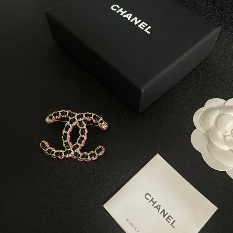 Seasonal Chanel Brooches 228095