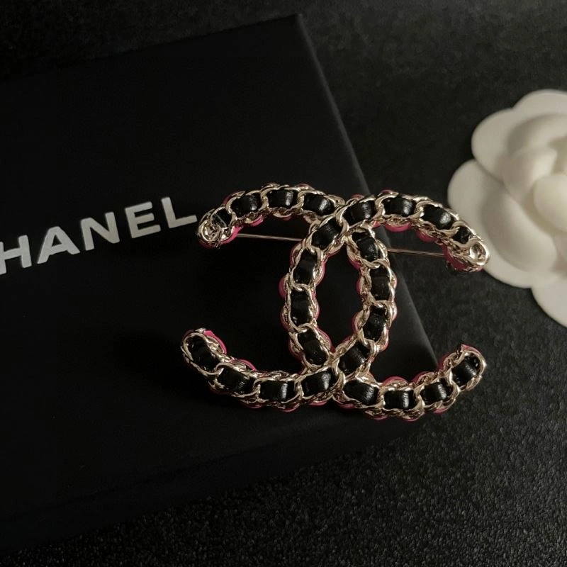 Seasonal Chanel Brooches 228095