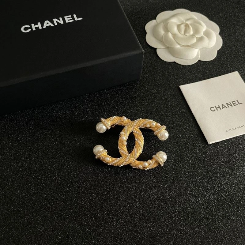WaterResistant Chanel Brooches 228132
