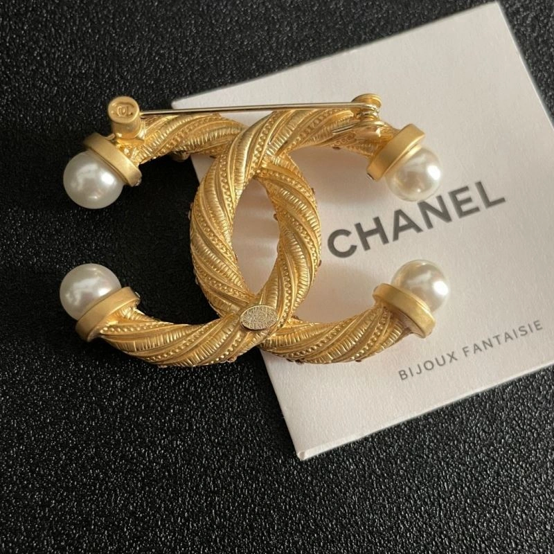 WaterResistant Chanel Brooches 228132