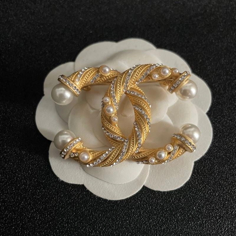 WaterResistant Chanel Brooches 228132