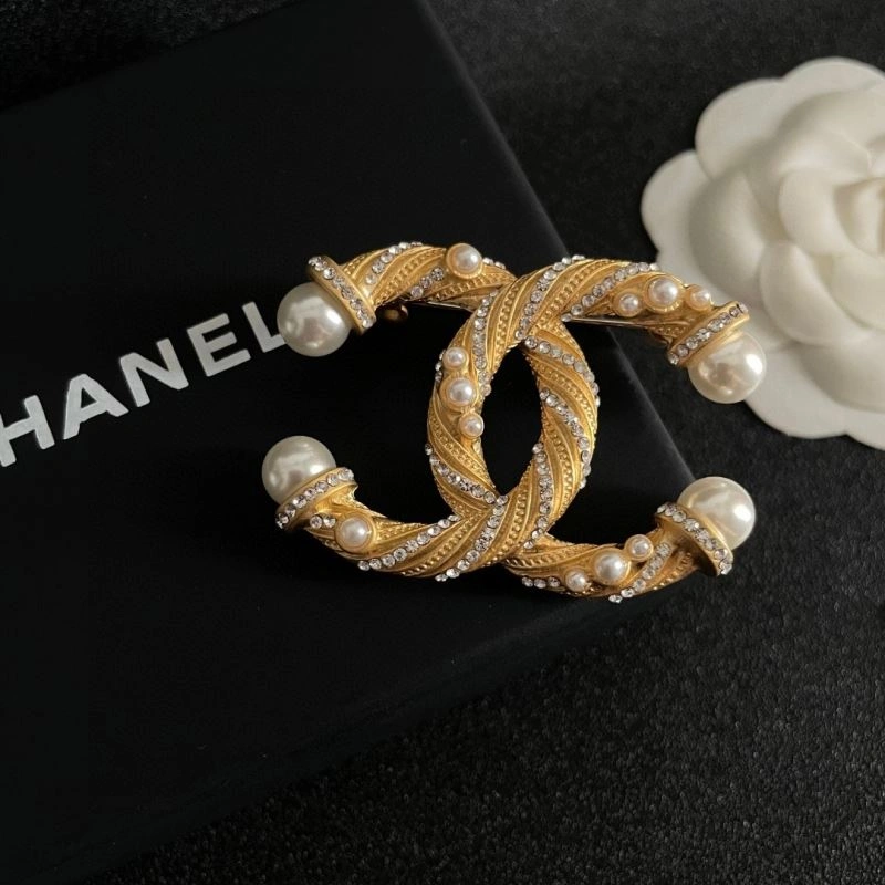 WaterResistant Chanel Brooches 228132