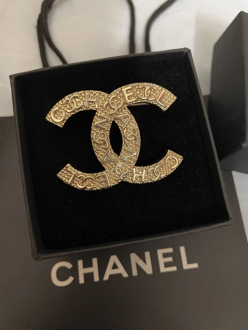 Chanel Brooches UrbanChic 228100