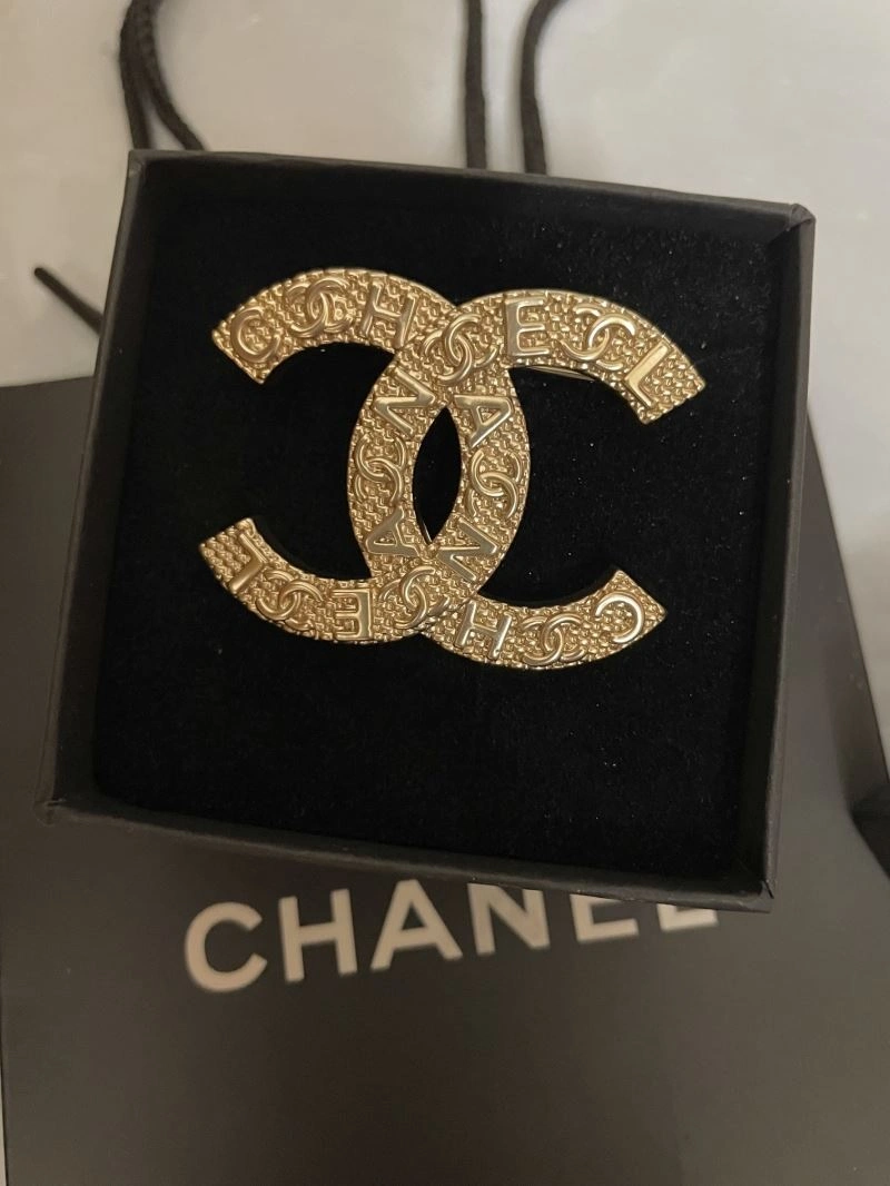 Chanel Brooches UrbanChic 228100