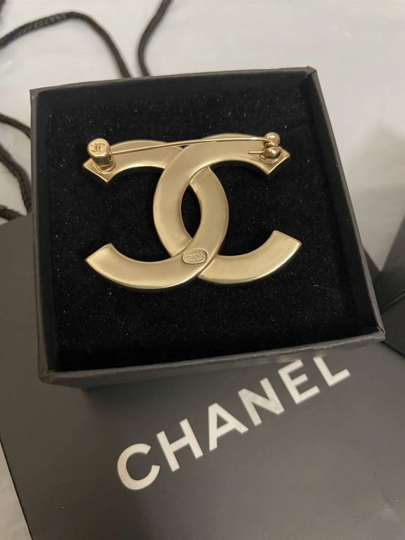 Chanel Brooches UrbanChic 228100