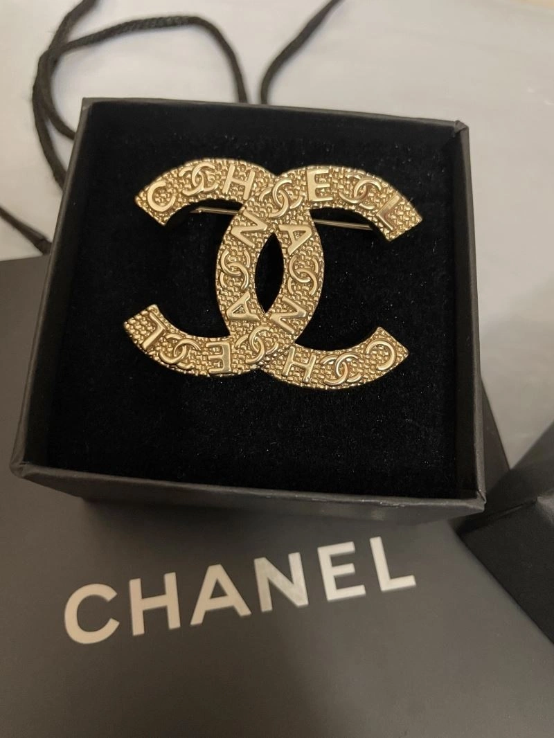 Chanel Brooches UrbanChic 228100