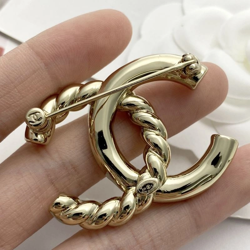 Chanel Brooches Neat 228097