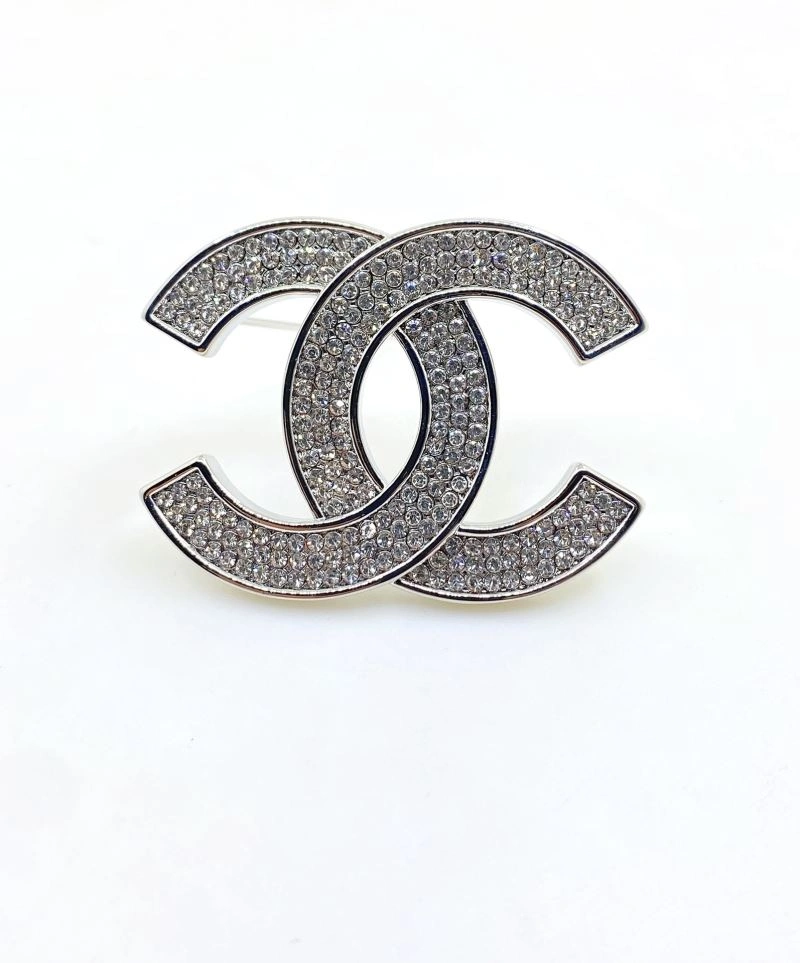 Supportive Chanel Brooches 228179