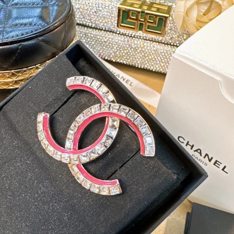 EyeCatching Chanel Brooches 228111