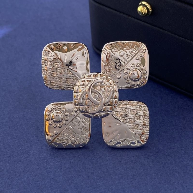 Fashionable Chanel Brooches 226419
