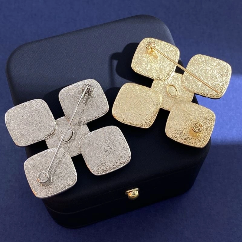 Fashionable Chanel Brooches 226419
