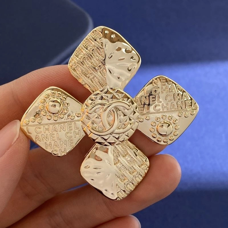 Fashionable Chanel Brooches 226419
