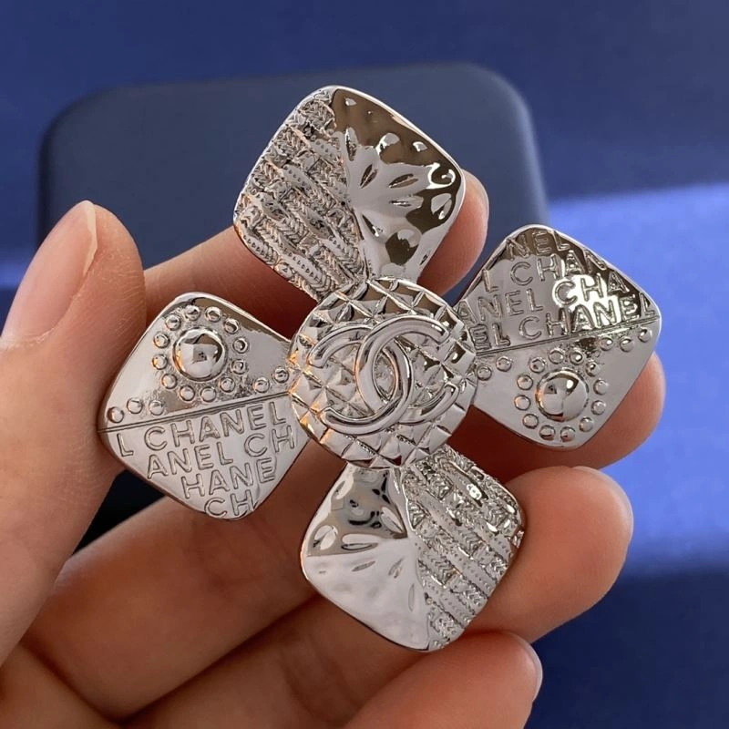 Fashionable Chanel Brooches 226419