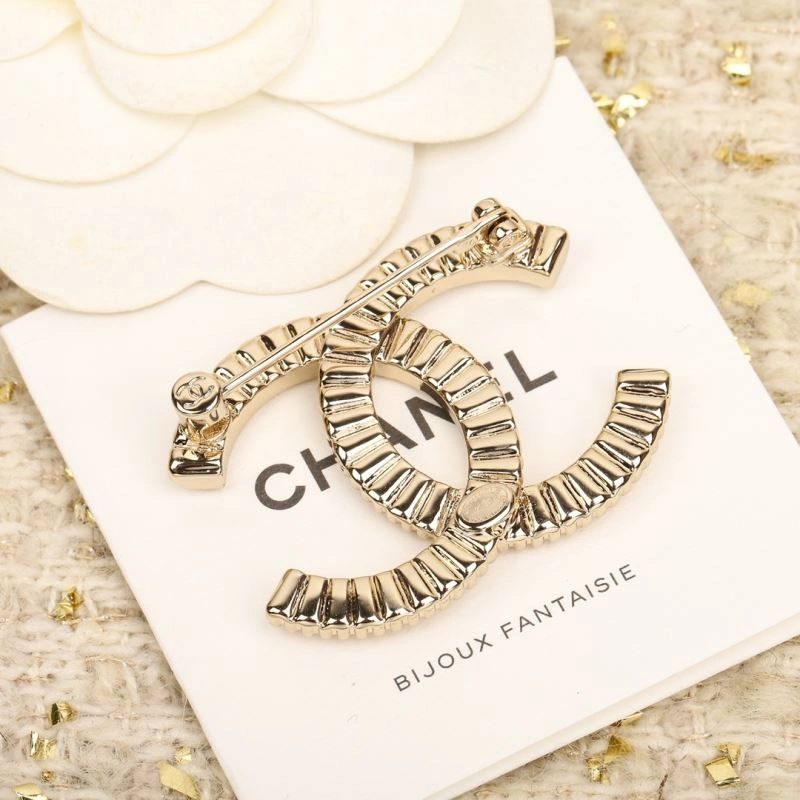 Unique Chanel Brooches 226418