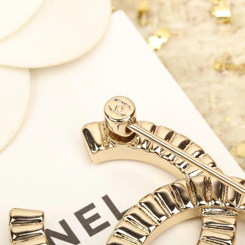 Unique Chanel Brooches 226418