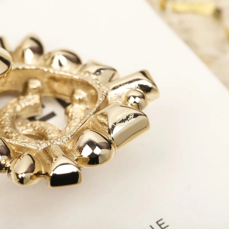 OnTrend Chanel Brooches 226425