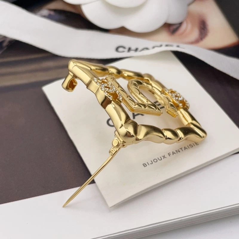 FreshLook Chanel Brooches 226416