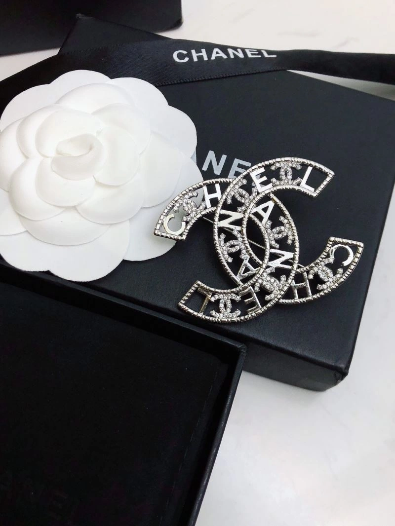 FashionForward Chanel Brooches 226462