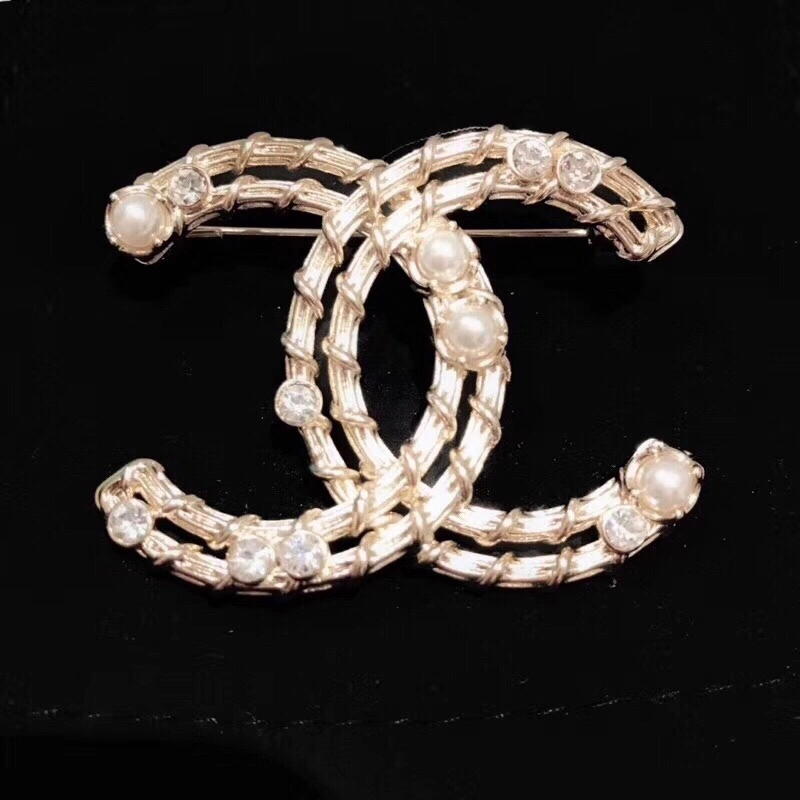 Elegant Chanel Brooches 226417