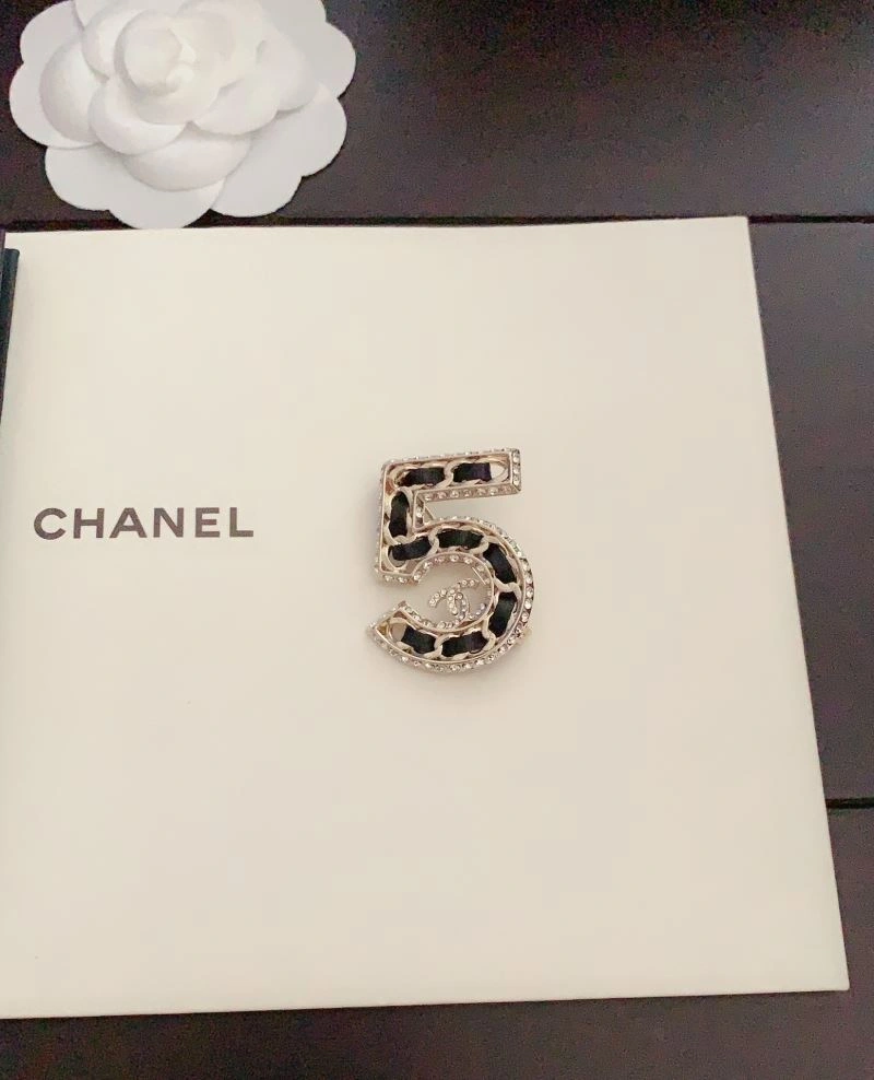 SunProtective Chanel Brooches 226400