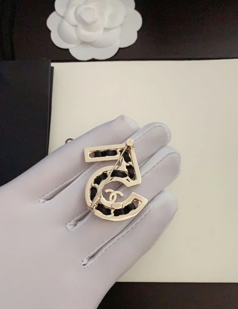 SunProtective Chanel Brooches 226400