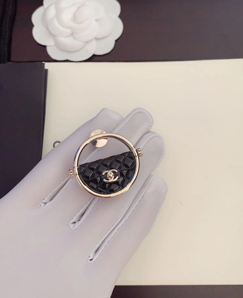 Chanel Brooches UrbanChic 226407
