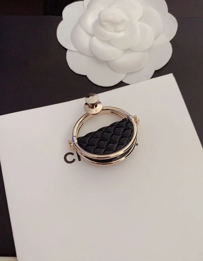 Chanel Brooches UrbanChic 226407