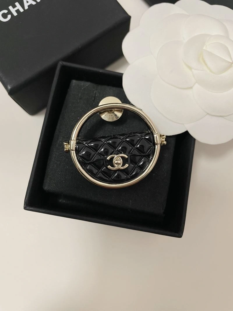 Sustainable Chanel Brooches 226405