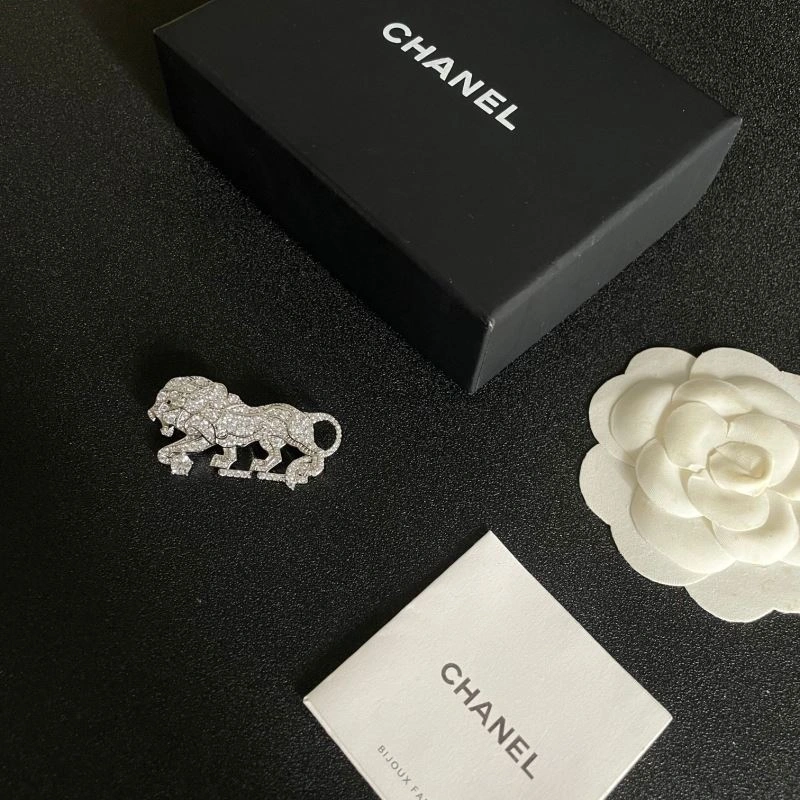 Upgraded Chanel Brooches 226399