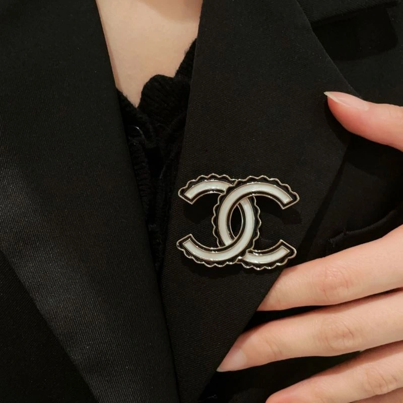 Classic Chanel Brooches 226441