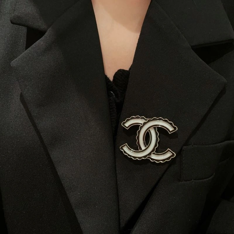 Classic Chanel Brooches 226441