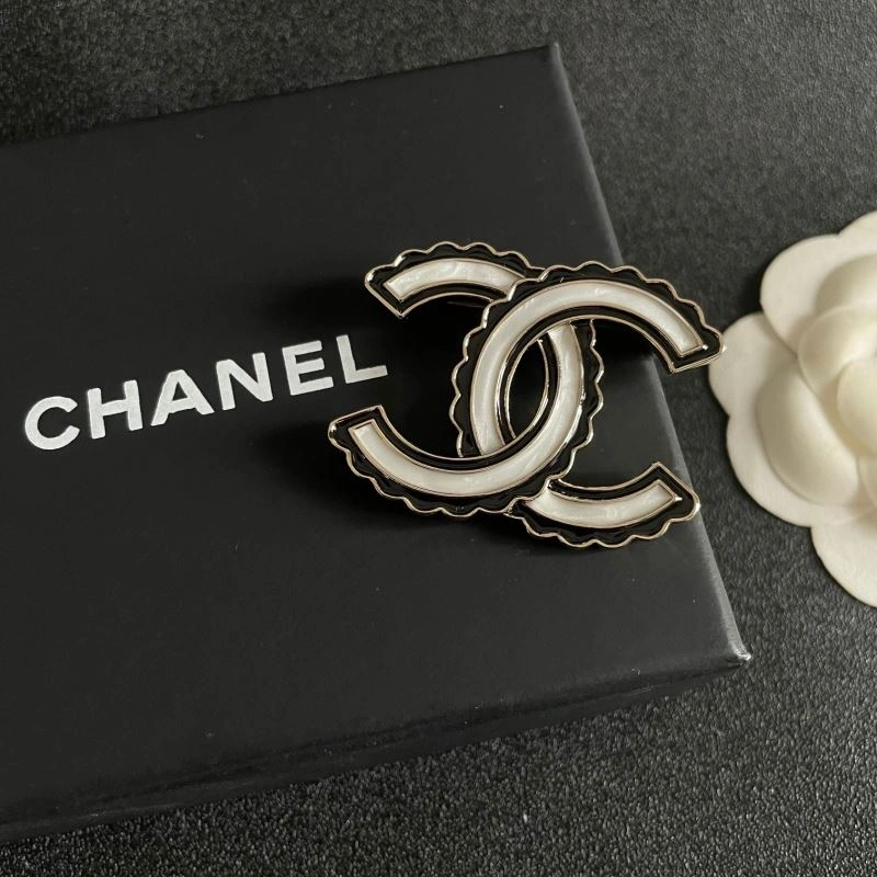 Classic Chanel Brooches 226441