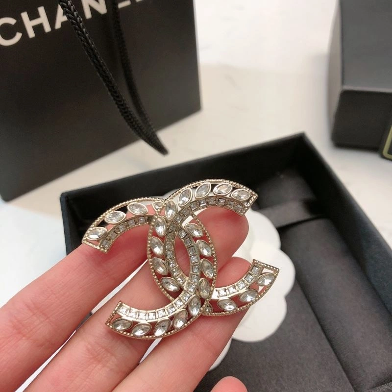Chanel Brooches Casual 226391