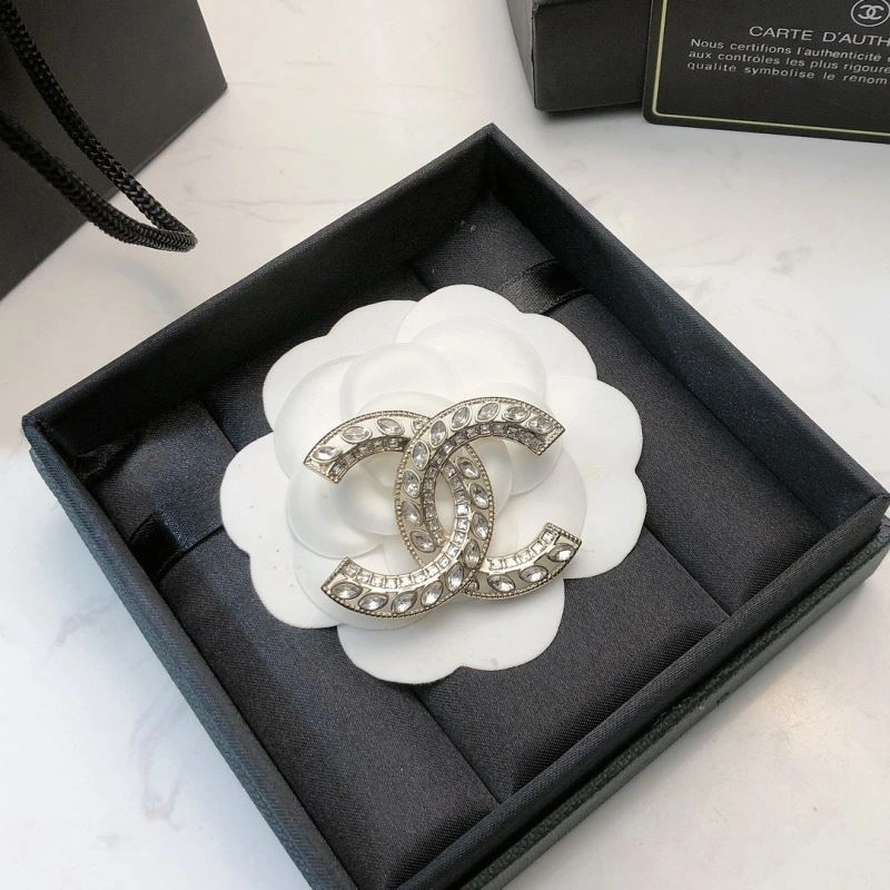 Chanel Brooches Casual 226391