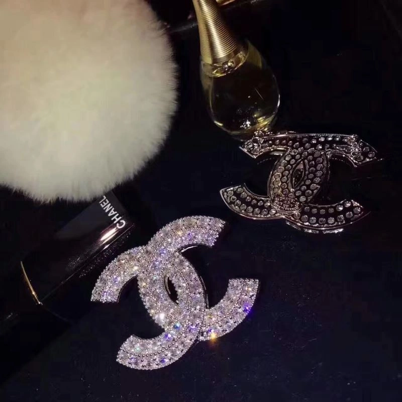 Cozy Chanel Brooches 226384