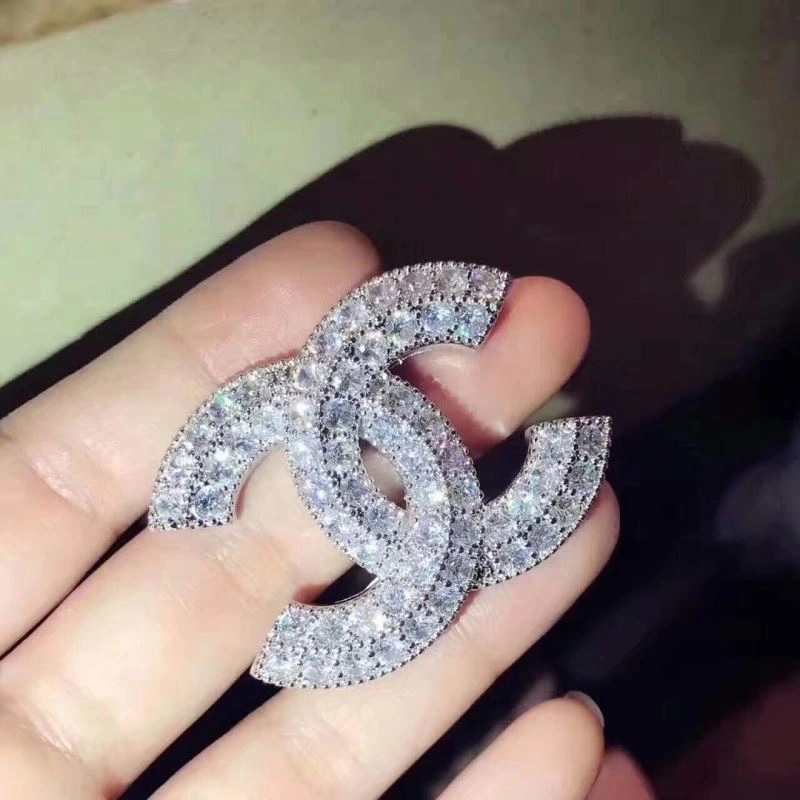 Cozy Chanel Brooches 226384