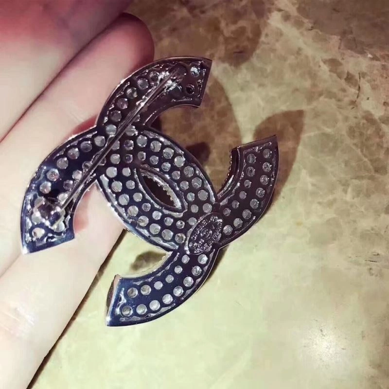 Cozy Chanel Brooches 226384