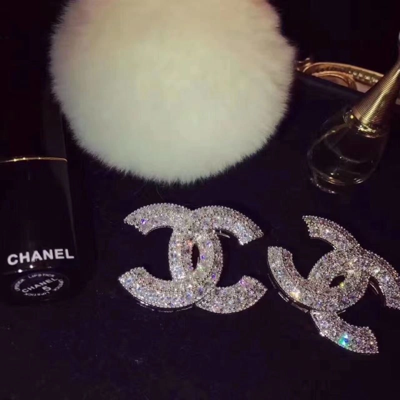Cozy Chanel Brooches 226384