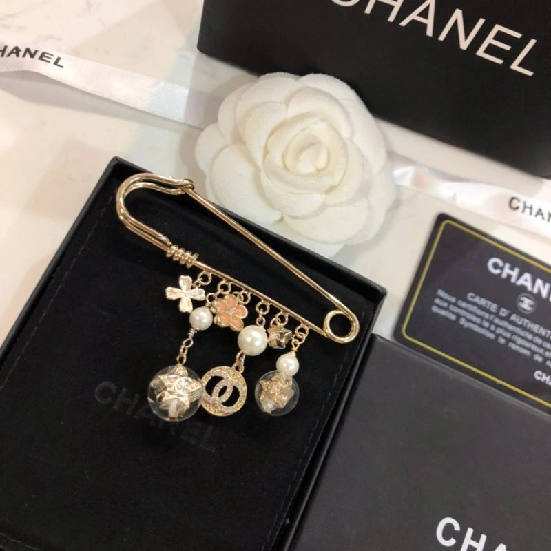 Chanel Brooches Cozy 226440