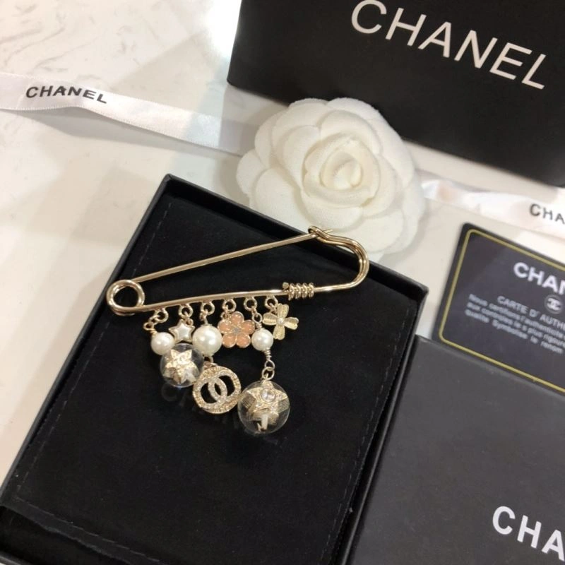 Chanel Brooches Cozy 226440