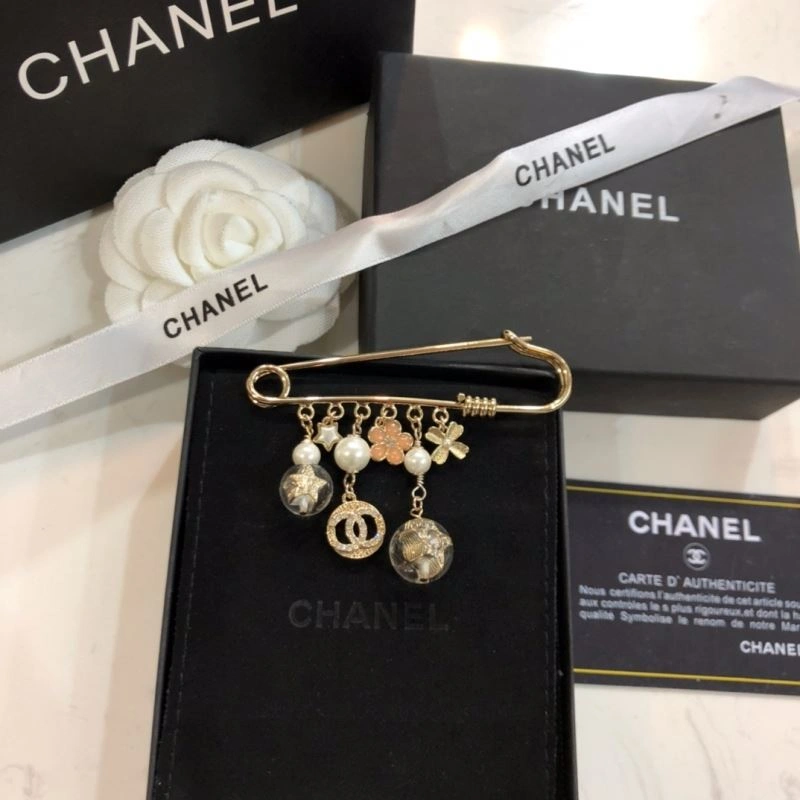Chanel Brooches Cozy 226440