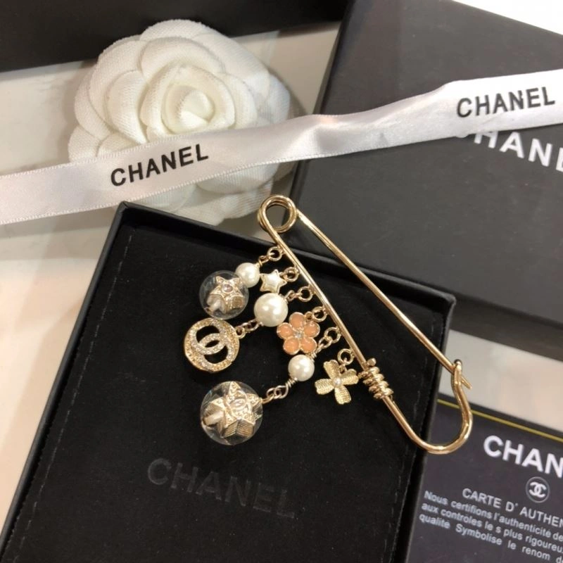 Chanel Brooches Cozy 226440