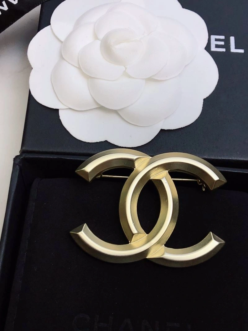 Timeless Chanel Brooches 226435