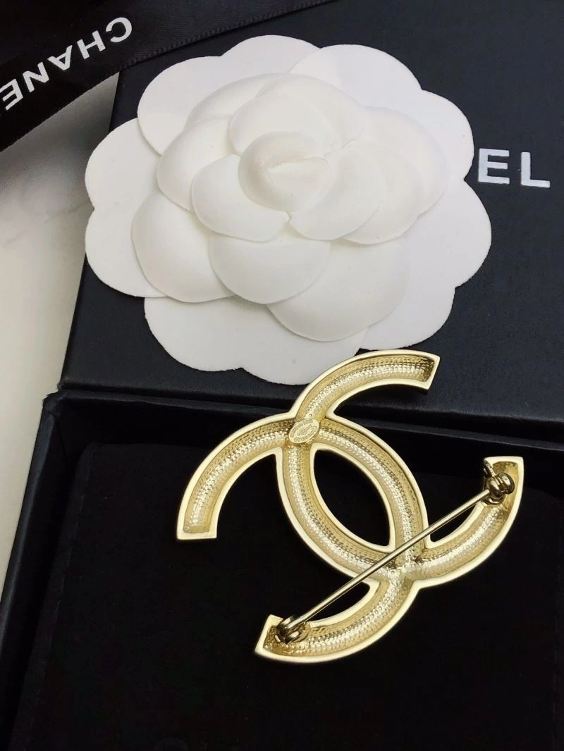Timeless Chanel Brooches 226435