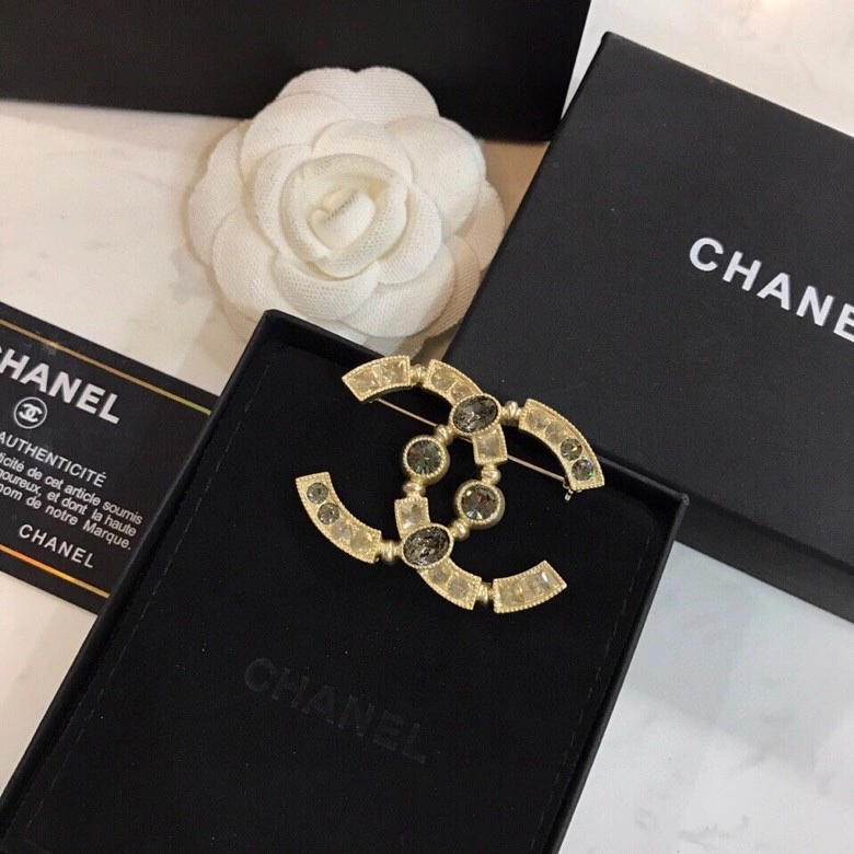 Comfortable Chanel Brooches 226390